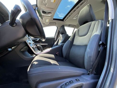 Used 2015 Volvo V60 T5 AWD/4WD image 11