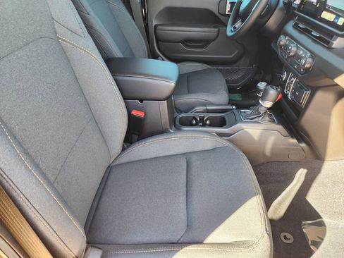 New 2026 Jeep Gladiator Sport image 9