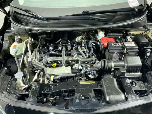 Used 2022 Nissan Versa SV image 25