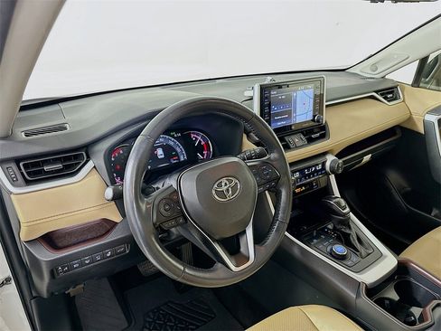 Used 2021 Toyota RAV4 Limited image 10
