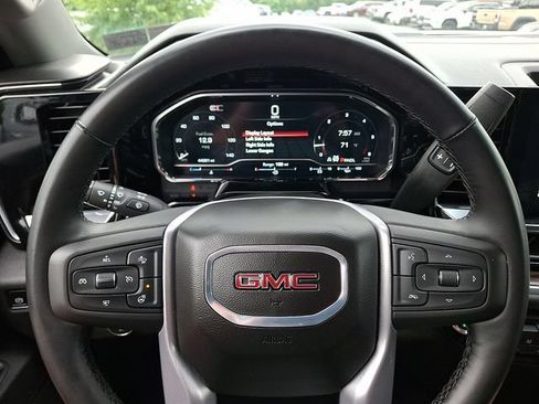Used 2025 GMC Sierra 1500 SLT AWD/4WD image 19