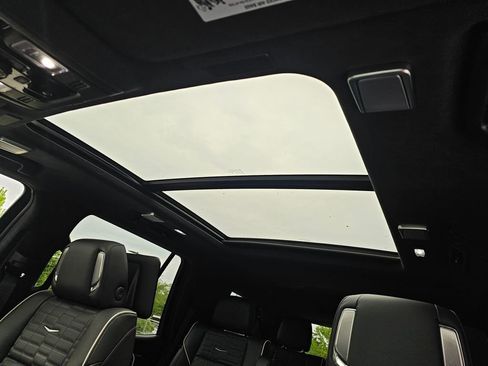 New 2026 Cadillac Escalade Platinum Sport AWD/4WD image 24