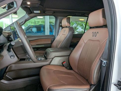 Used 2024 Ford Expedition King Ranch image 13