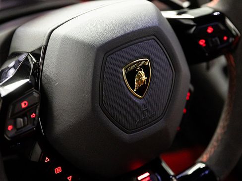 Used 2023 Lamborghini Huracan Sterrato image 30