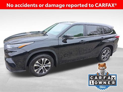 Used 2023 Toyota Highlander XLE AWD/4WD image 1
