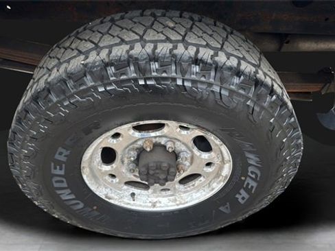 Used 2004 GMC Sierra 2500 SLE w/ Heavy-Duty Power Package image 24