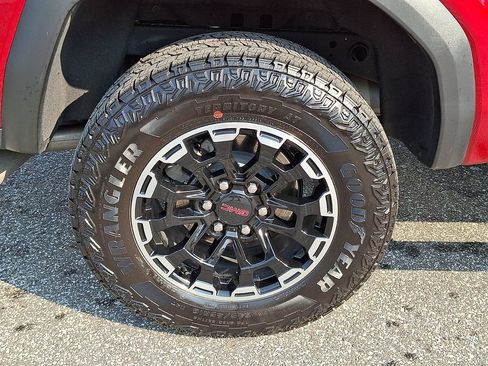 Used 2026 GMC Canyon AT4 w/ AT4 Premium Package AWD/4WD image 8