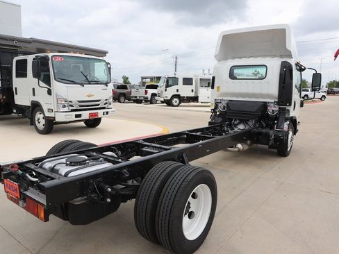 New 2024 Chevrolet Low Cab Forward image 5