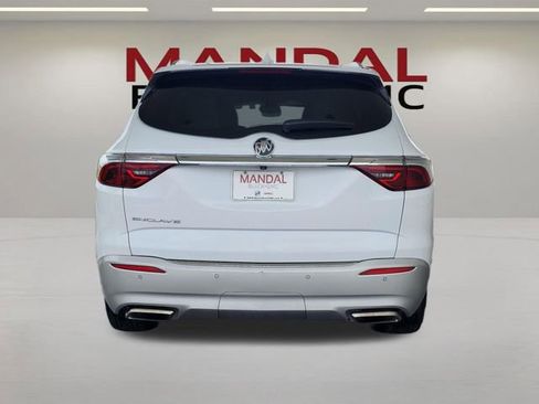 Used 2024 Buick Enclave Essence w/ Experience Buick Package FWD image 9