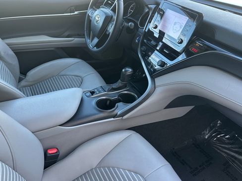 Certified 2021 Toyota Camry SE image 14