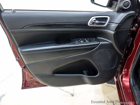 Used 2021 Jeep Grand Cherokee Laredo X image 26