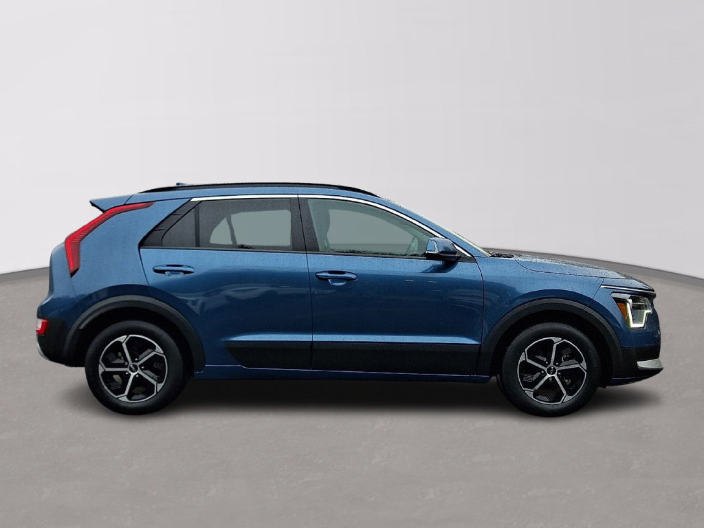 Certified 2025 Kia Niro EX w/ EX Cold Weather Package FWD image 7