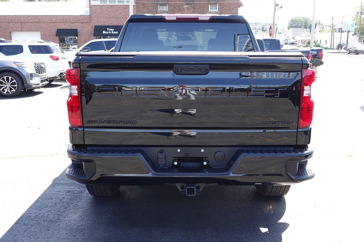Used 2024 Chevrolet Silverado 1500 Custom AWD/4WD image 9