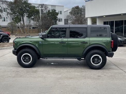 Used 2023 Ford Bronco Black Diamond w/ Sasquatch Package image 3