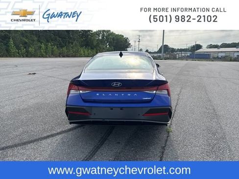 Used 2024 Hyundai Elantra Limited FWD image 6