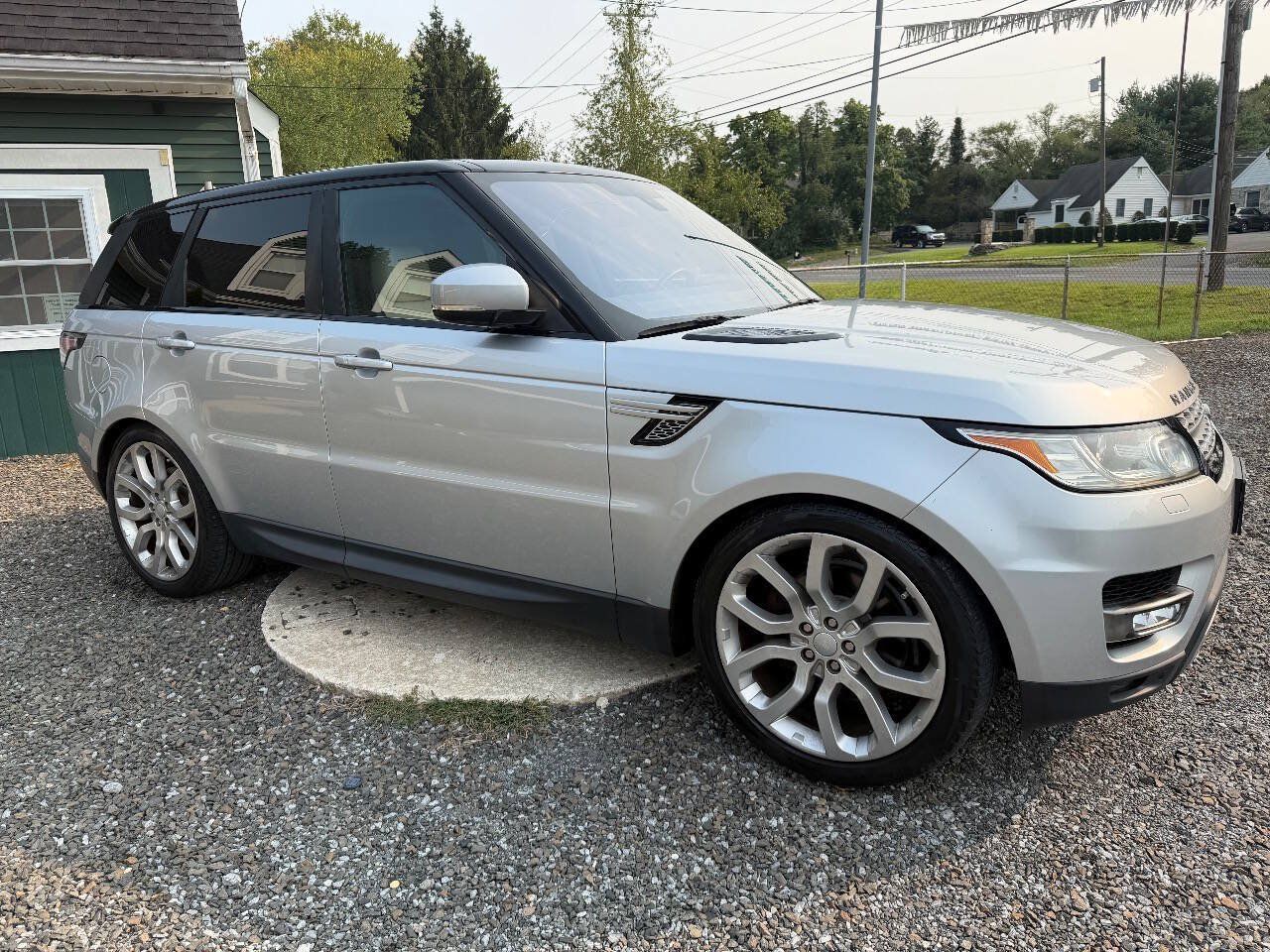 Used 2016 Land Rover Range Rover Sport HSE AWD/4WD image 3