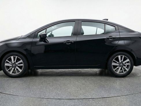 Used 2025 Nissan Versa SV image 5