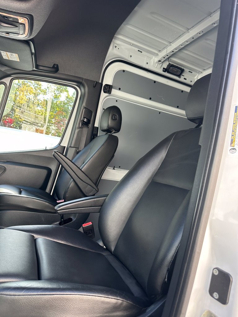 Used 2025 Mercedes-Benz Sprinter 2500 image 11