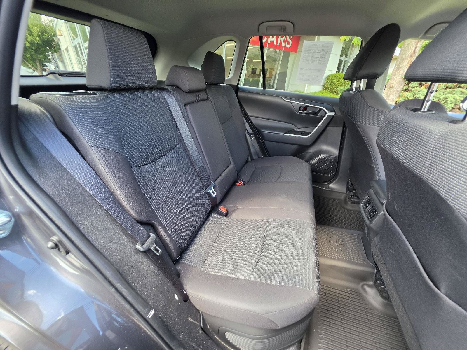 Used 2024 Toyota RAV4 LE AWD/4WD image 19