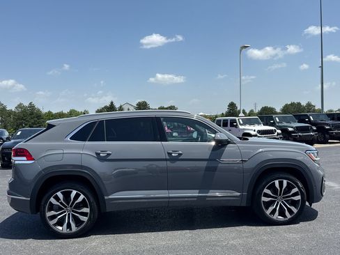 Used 2021 Volkswagen Atlas Cross Sport SEL Premium R-Line AWD/4WD image 2
