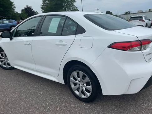 Used 2024 Toyota Corolla LE FWD image 4