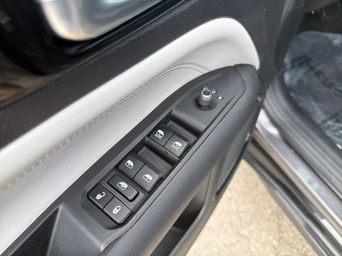 Used 2023 Jeep Compass Limited w/ Elite Group AWD/4WD image 12