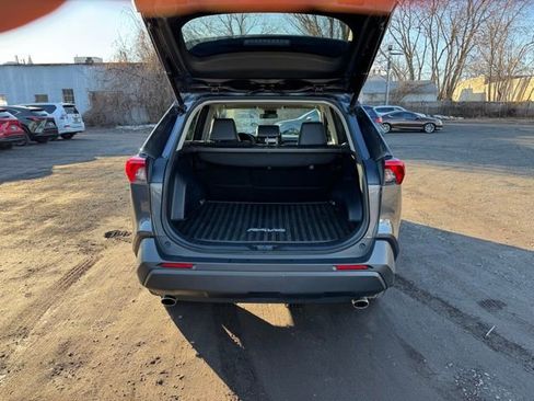 Used 2019 Toyota RAV4 XLE Premium image 22