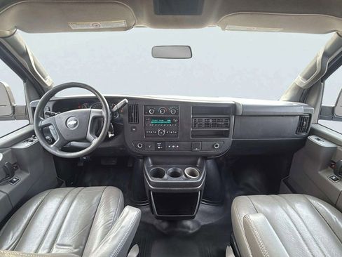Used 2018 Chevrolet Express 2500 LS w/ Driver Convenience Package image 9