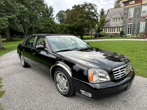 Used 2005 Cadillac De Ville w/ Limited Edition Package FWD image 2