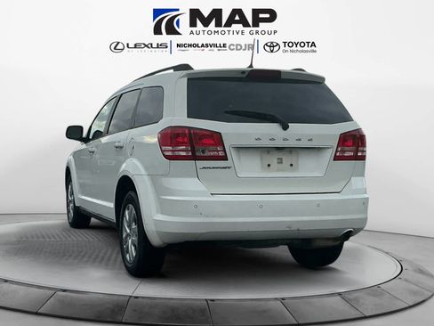 Used 2020 Dodge Journey SE w/ SE Popular Equipment Group image 3