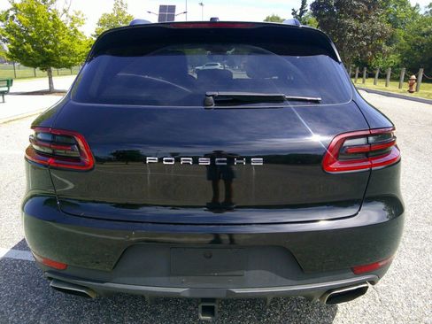 Used 2017 Porsche Macan AWD/4WD image 3
