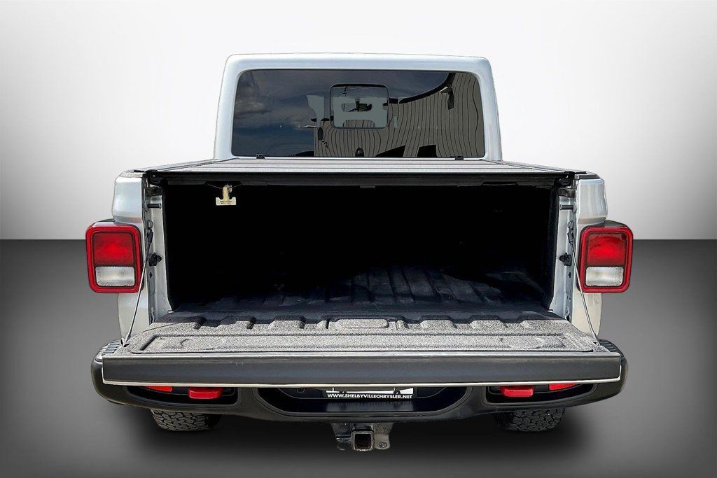 Used 2023 Jeep Gladiator Rubicon w/ Cold Weather Group AWD/4WD image 7