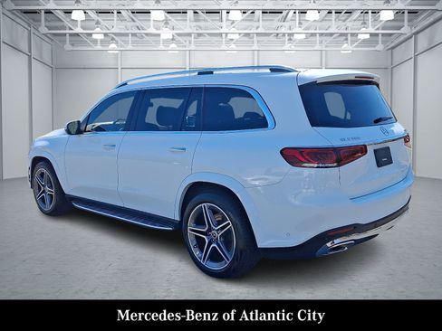 Used 2023 Mercedes-Benz GLS 580 4MATIC image 4