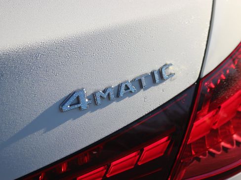 Used 2024 Mercedes-Benz C 300 4MATIC Sedan image 10