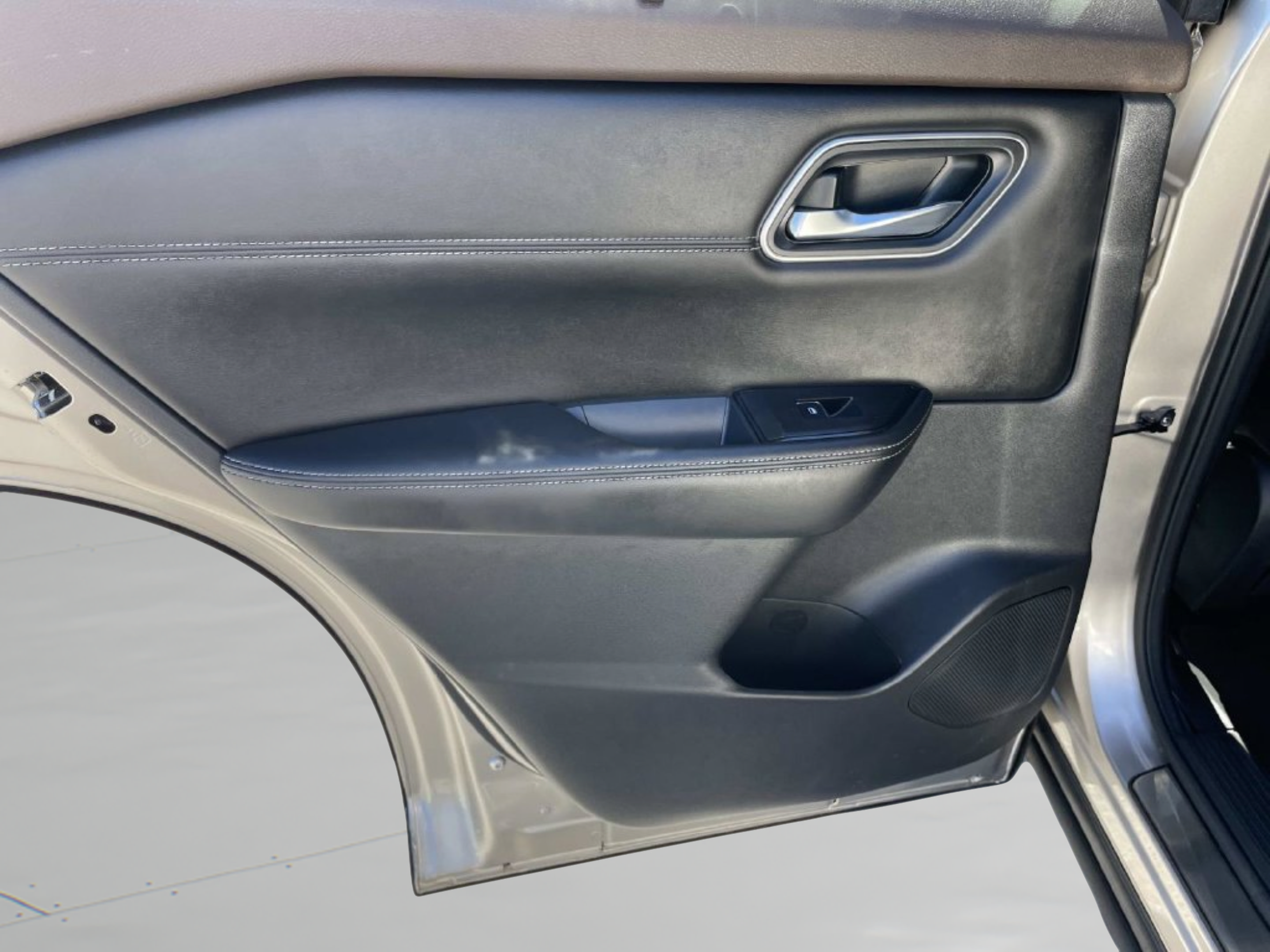 Used 2022 Nissan Rogue Platinum w/ Head-Up Display Package FWD image 13