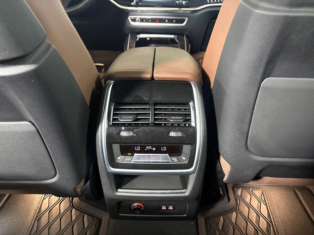Certified 2026 BMW X7 xDrive40i w/ Executive Package AWD/4WD image 33
