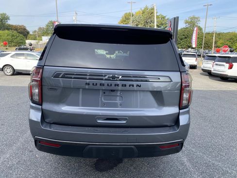 Used 2021 Chevrolet Suburban Z71 w/ Luxury Package image 4