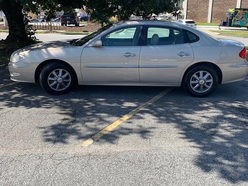 Used 2009 Buick LaCrosse CXL FWD image 2