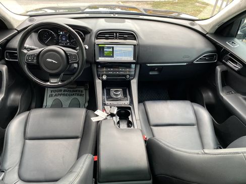 Used 2019 Jaguar F-PACE Premium AWD/4WD image 4