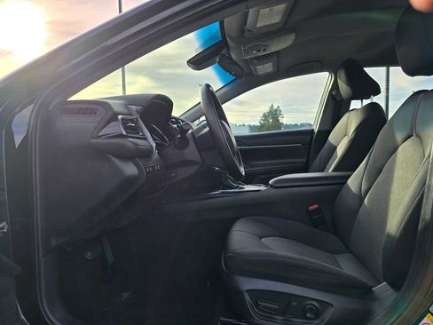 Used 2019 Toyota Camry LE image 20