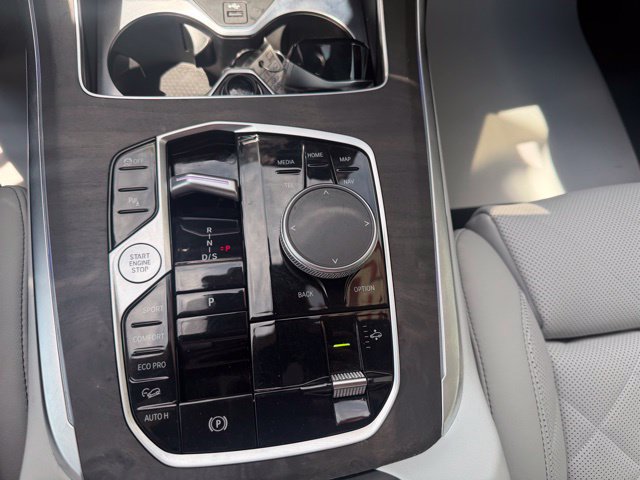 Used 2026 BMW X7 xDrive40i AWD/4WD image 14