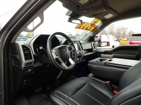 Used 2019 Ford F150 Lariat image 15