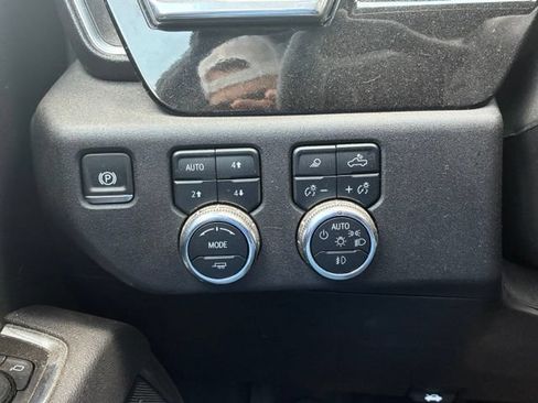 Used 2025 GMC Sierra 2500 SLT w/ Texas SLT Premium Package AWD/4WD image 24