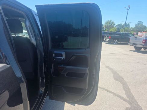 Used 2017 GMC Sierra 1500 SLE w/ SLE Value Package AWD/4WD image 12