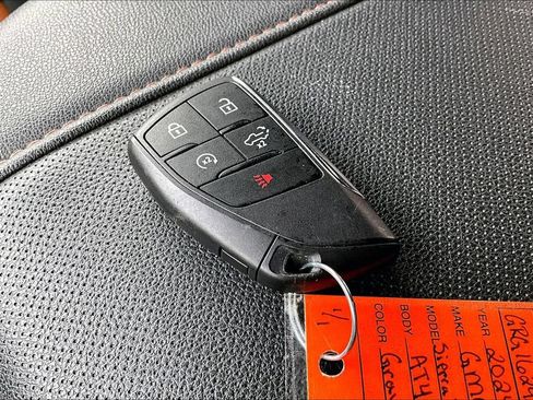 Used 2024 GMC Sierra 1500 AT4 w/ Technology Package AWD/4WD image 12