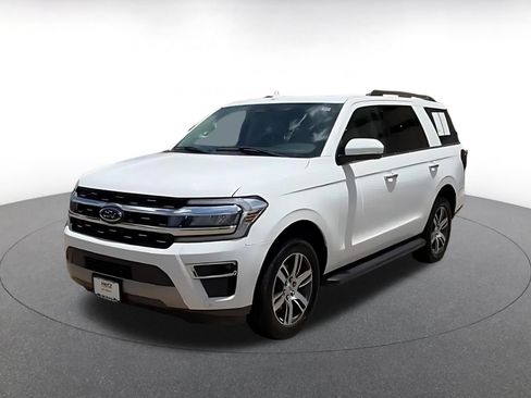 Used 2024 Ford Expedition Limited AWD/4WD image 8