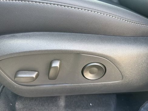 New 2025 Chevrolet Traverse LT w/ Driver Confidence Package image 28