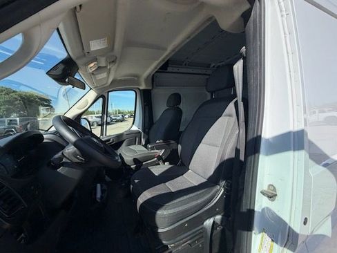 Used 2023 RAM ProMaster 2500 FWD image 6