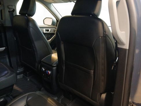 Used 2021 Ford Explorer XLT w/ Equipment Group 202A image 41