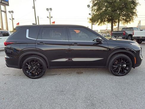 Used 2024 Mitsubishi Outlander SE image 8